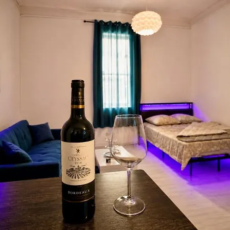 Independent With Shared Courtyard Apartamento *