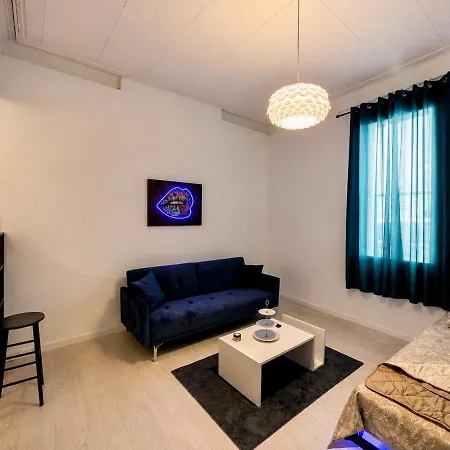 Apartamento Independent With Shared Courtyard Narbona