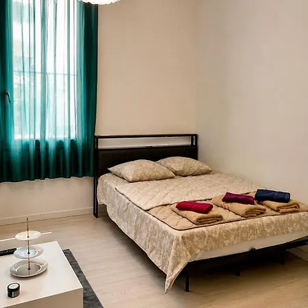 Apartamento Independent With Shared Courtyard