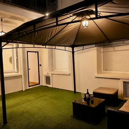 Independent With Shared Courtyard Narbona