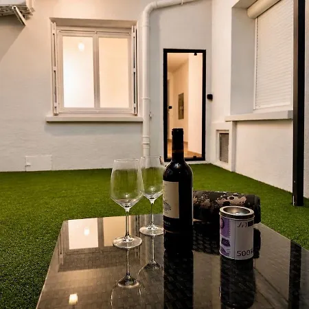 Independent With Shared Courtyard