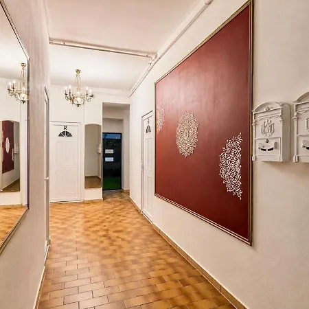 Independent With Shared Courtyard Apartamento Narbona